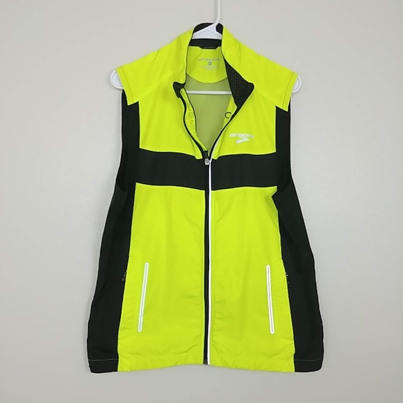 brooks running vest mens yellow